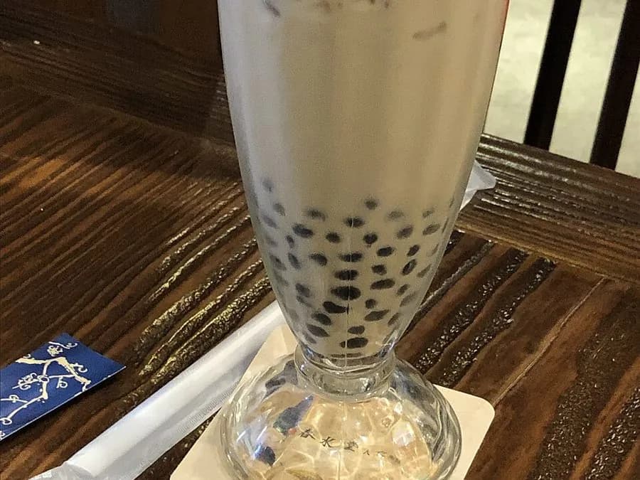 Pearls Before Straws: How Taiwan's Tea Stands Invented Bubble Tea