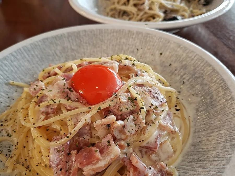 Carbonara: Four Ingredients, a Thousand Arguments