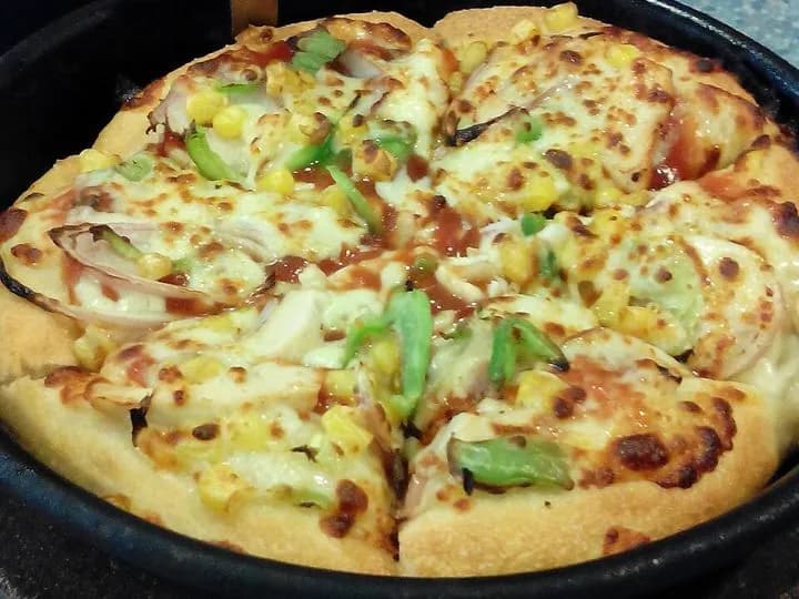 Cheese-Loaded BBQ Chicken Pizza