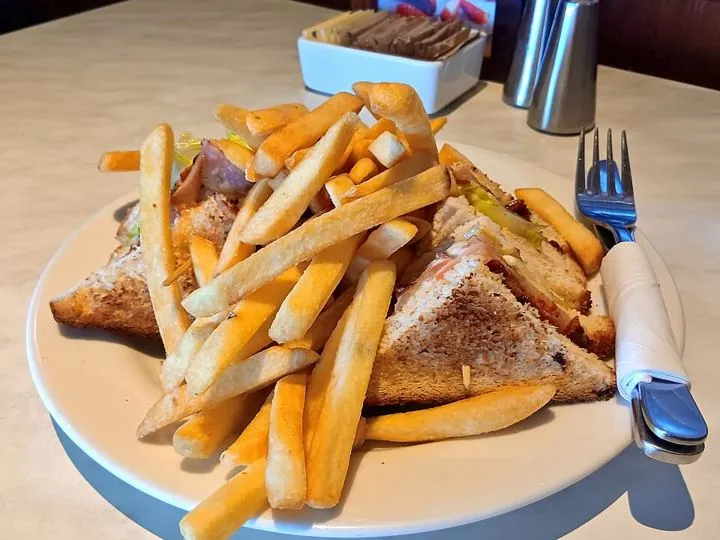 Set (nothing to drink included) Club Sandwich