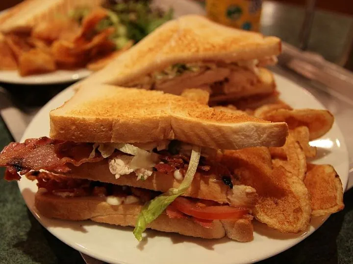 Signature Club Sandwich
