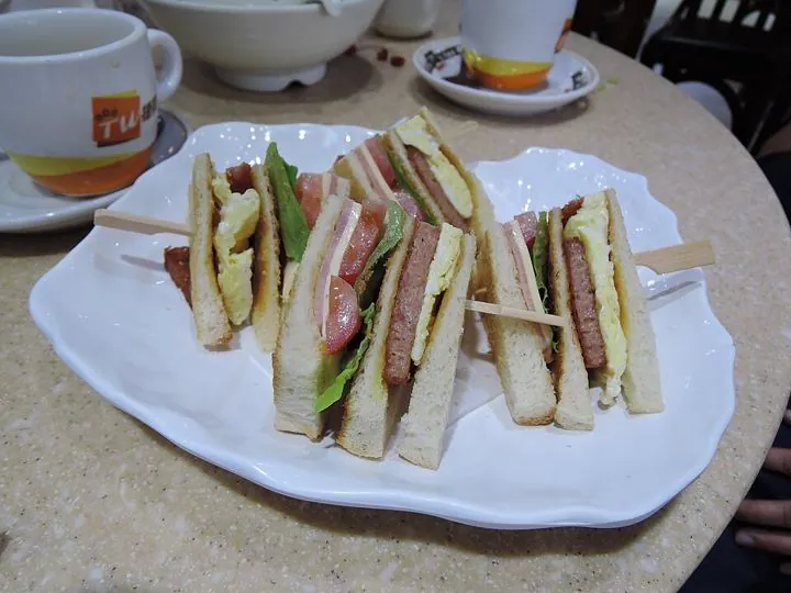 Extra-Spicy Club Sandwich