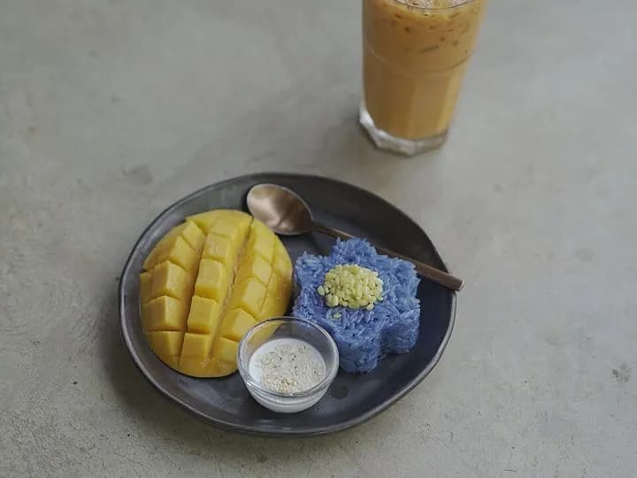 Half & Half Mango Sticky Rice