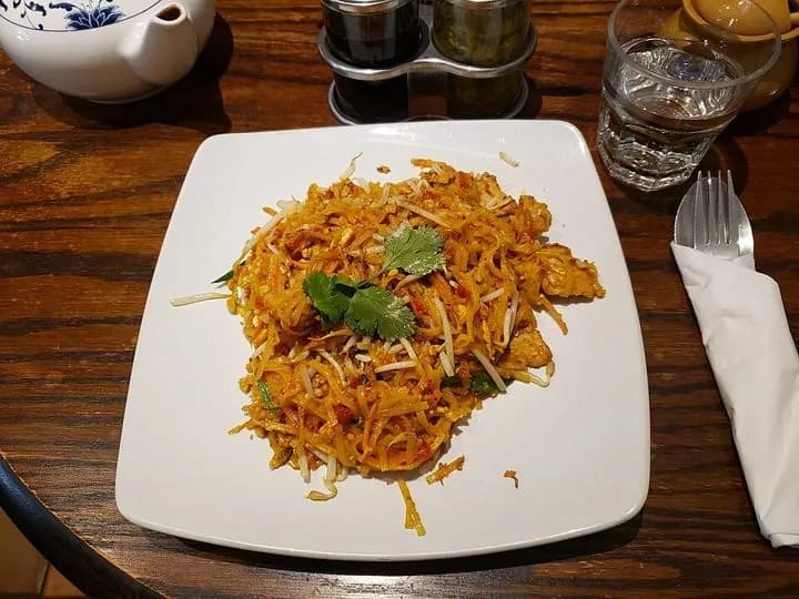 Half & Half Pad Thai