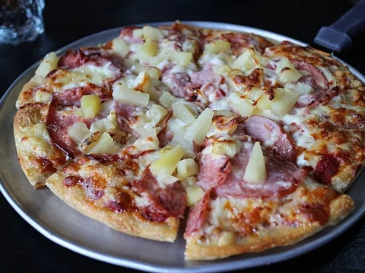 Double Hawaiian Pizza